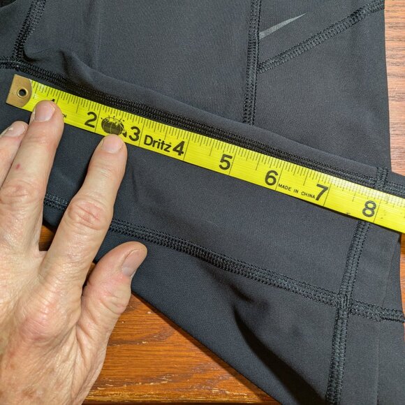 Lululemon black biker shorts Women's Sz 6 - Picture 11 of 12